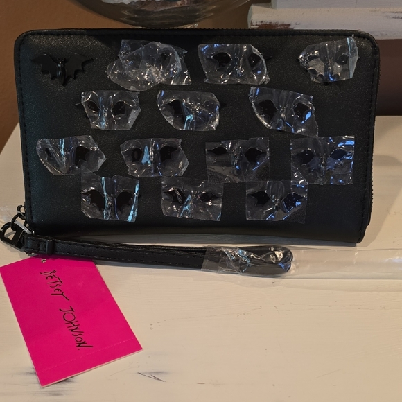 Betsey Johnson Black Wristlet with Bat Design NWT - Picture 1 of 8